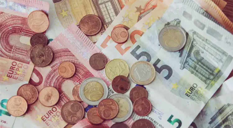 Due to concerns over Russian energy supply, the Euro has fallen to a five-year low