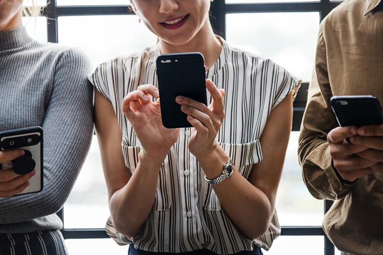 Malaysia plans 5G agency equity sale next week