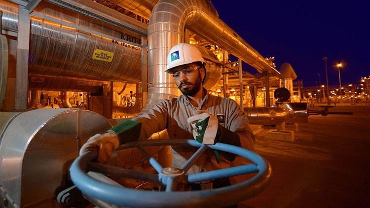 oil rises after saudi arabia's hike
