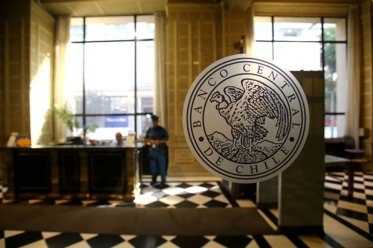 chile central bank supports peso
