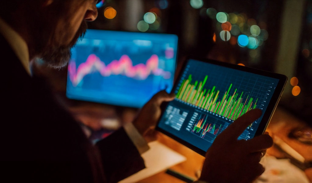Asian stocks climb as tech sector stages a recovery