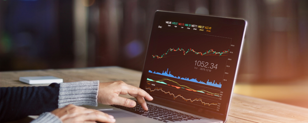 What defines a beginner-friendly broker in 2026?