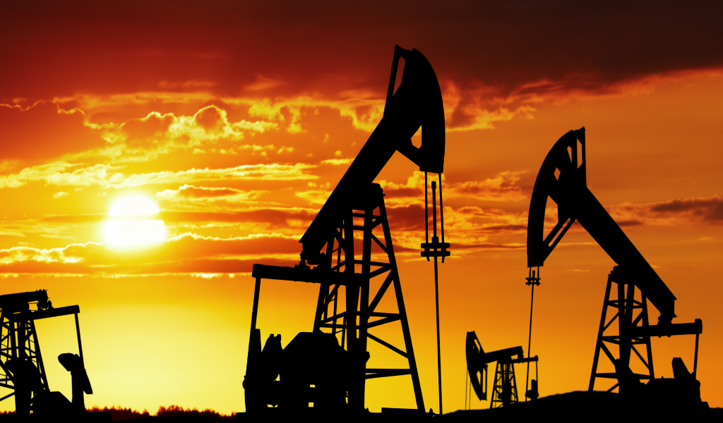 Oil Drops as Trump Hints at Iran Ceasefire Near 50-Day War Mark