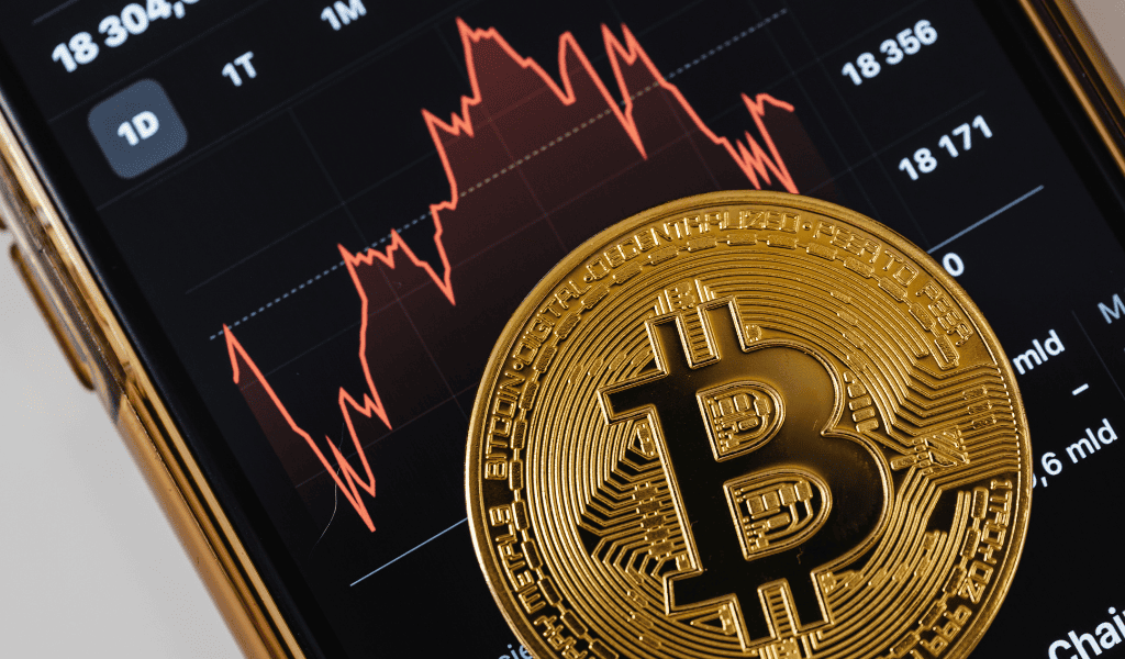 Bitcoin ETFs Lose $649M as BTC Drops Below $77K Amid Market Fear